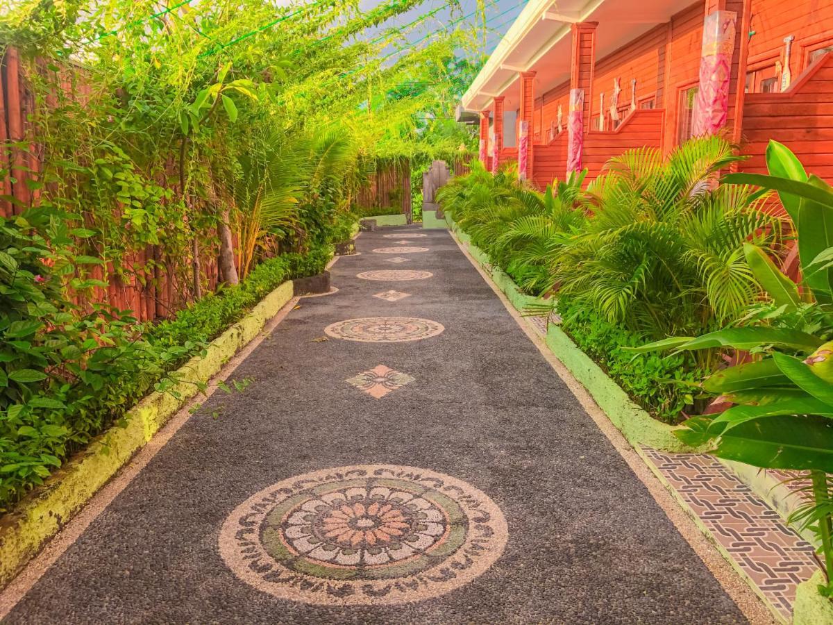 Auora Guest House นูซาเลมโบงัน ภายนอก รูปภาพ
