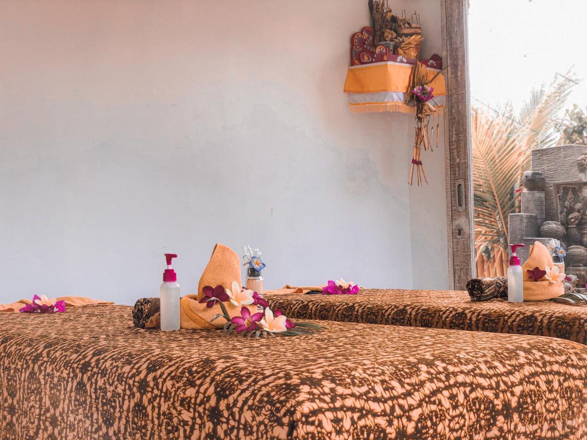 Auora Guest House นูซาเลมโบงัน ภายนอก รูปภาพ