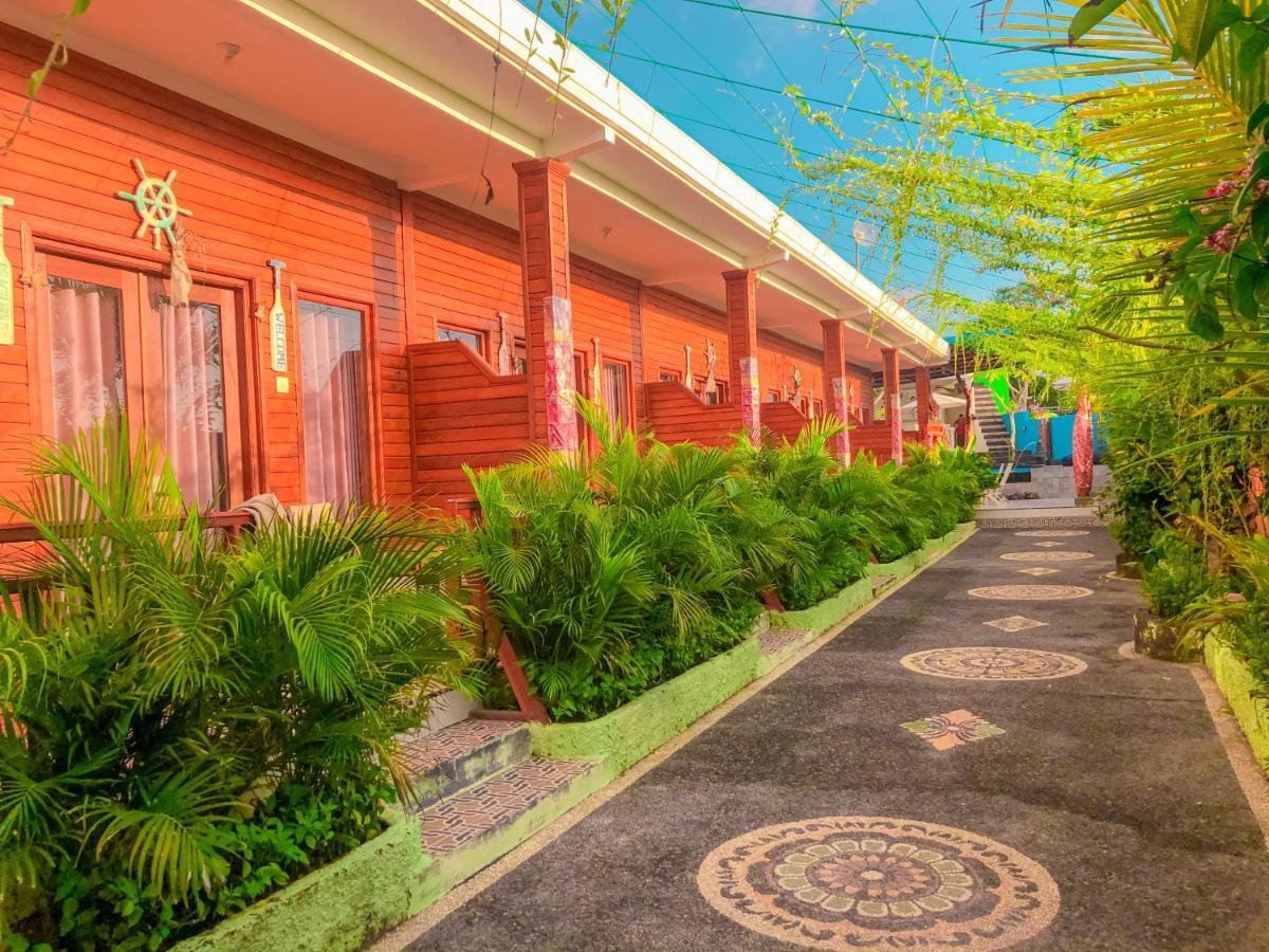 Auora Guest House นูซาเลมโบงัน ภายนอก รูปภาพ