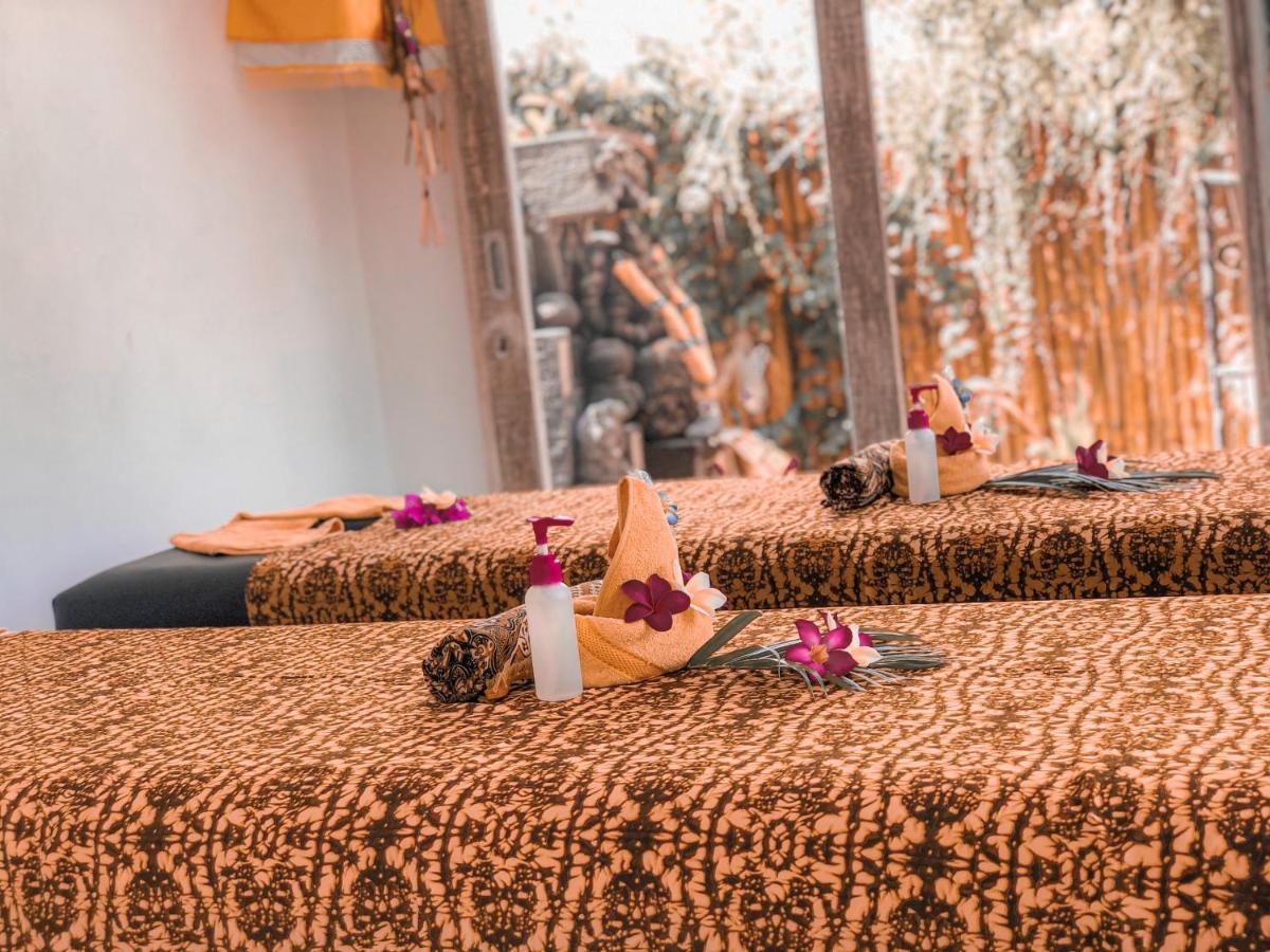 Auora Guest House นูซาเลมโบงัน ภายนอก รูปภาพ