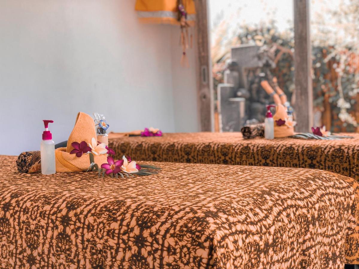 Auora Guest House นูซาเลมโบงัน ภายนอก รูปภาพ