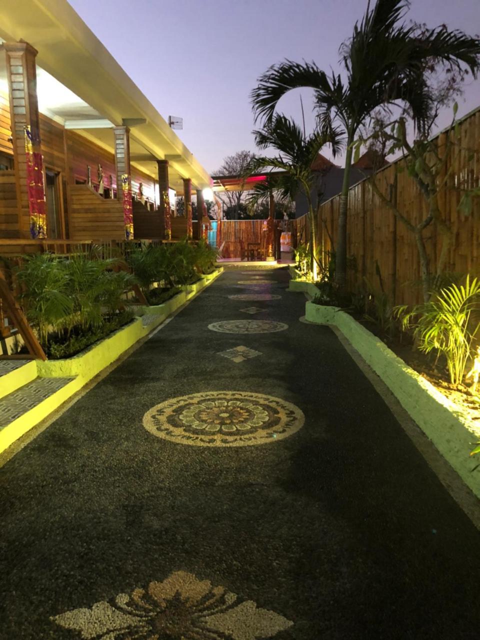 Auora Guest House นูซาเลมโบงัน ภายนอก รูปภาพ