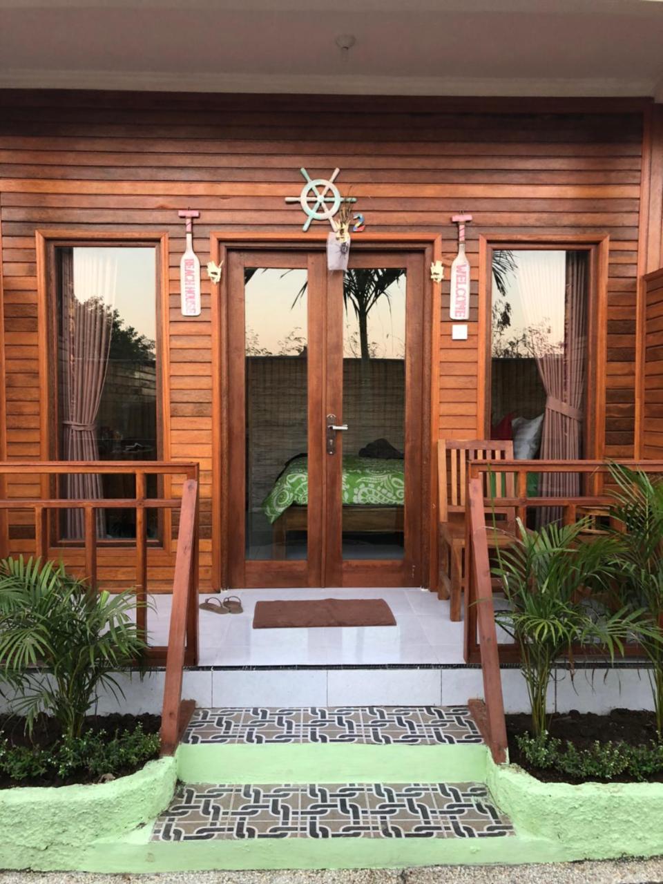 Auora Guest House นูซาเลมโบงัน ภายนอก รูปภาพ