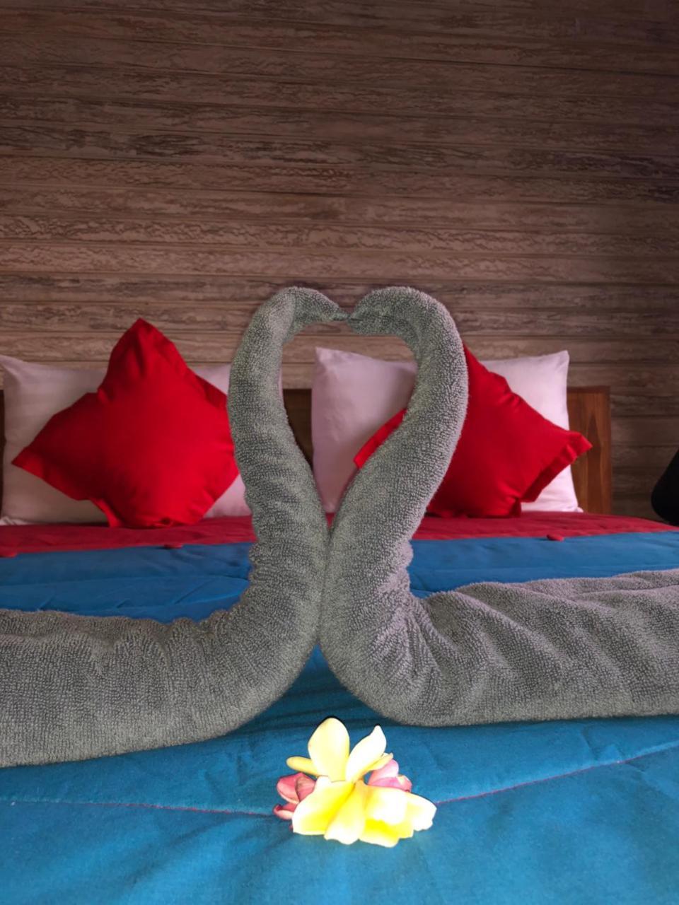 Auora Guest House นูซาเลมโบงัน ภายนอก รูปภาพ